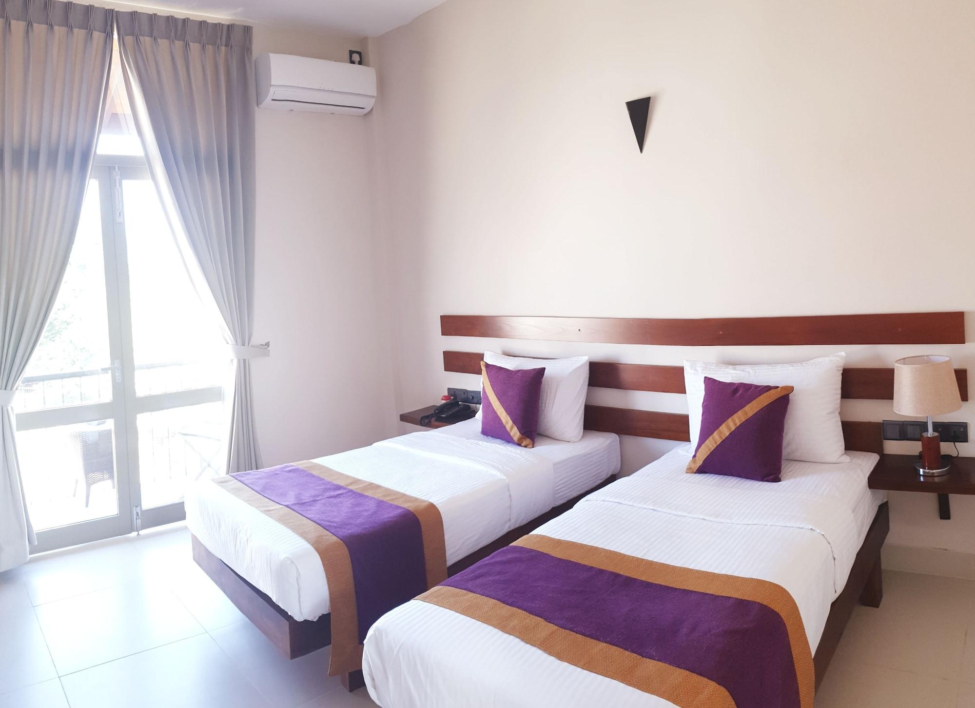 Hive 68 - Hotel And Resorts Negombo Bagian luar foto