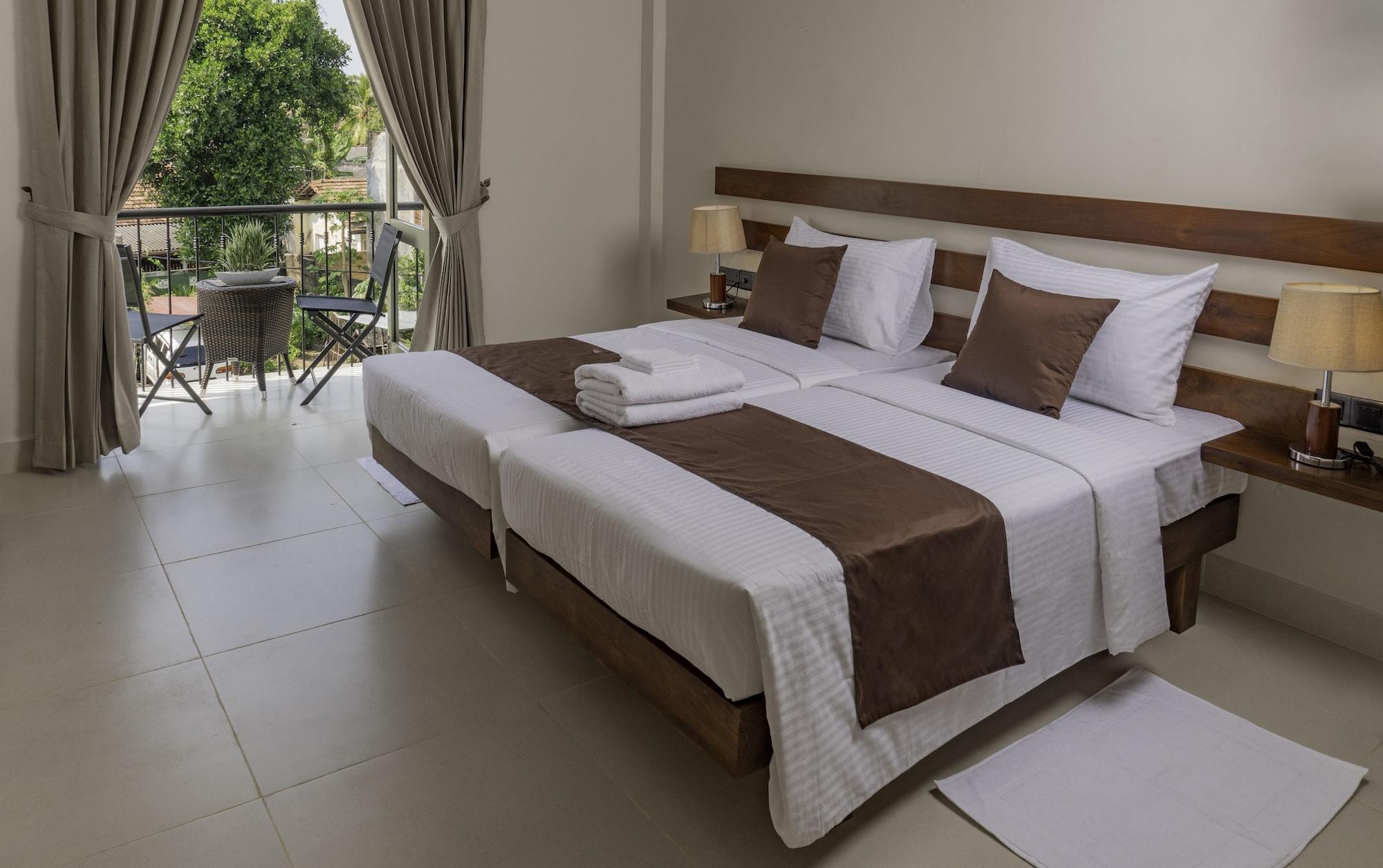 Hive 68 - Hotel And Resorts Negombo Bagian luar foto