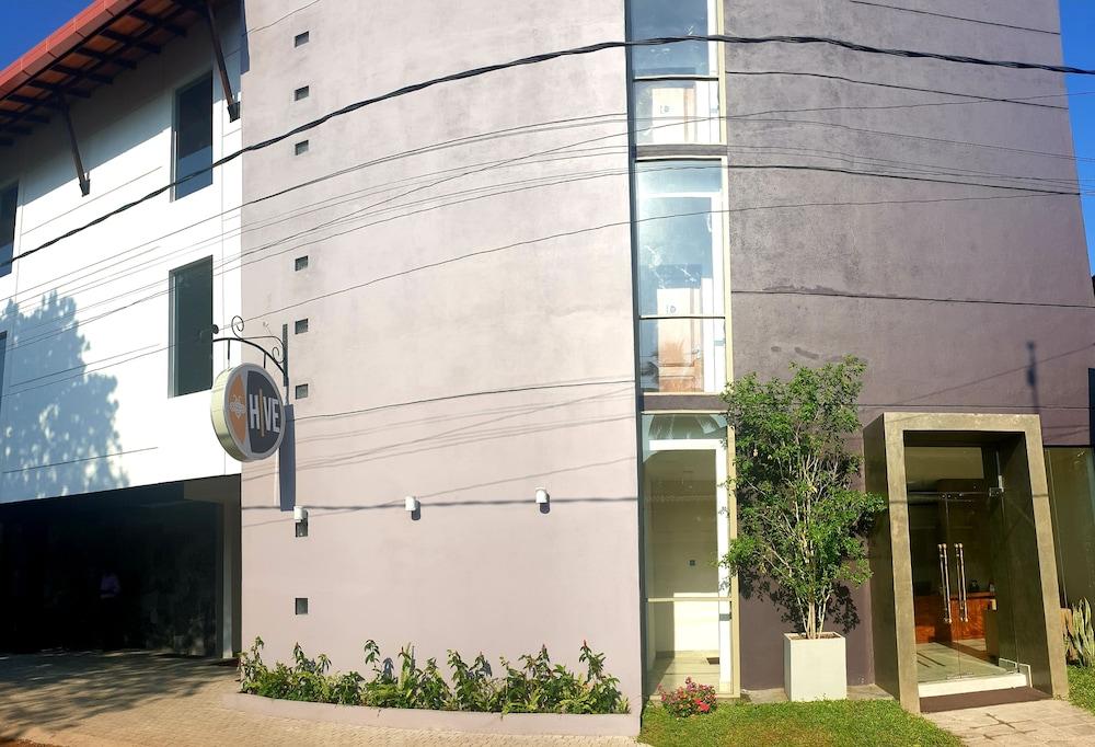 Hive 68 - Hotel And Resorts Negombo Bagian luar foto