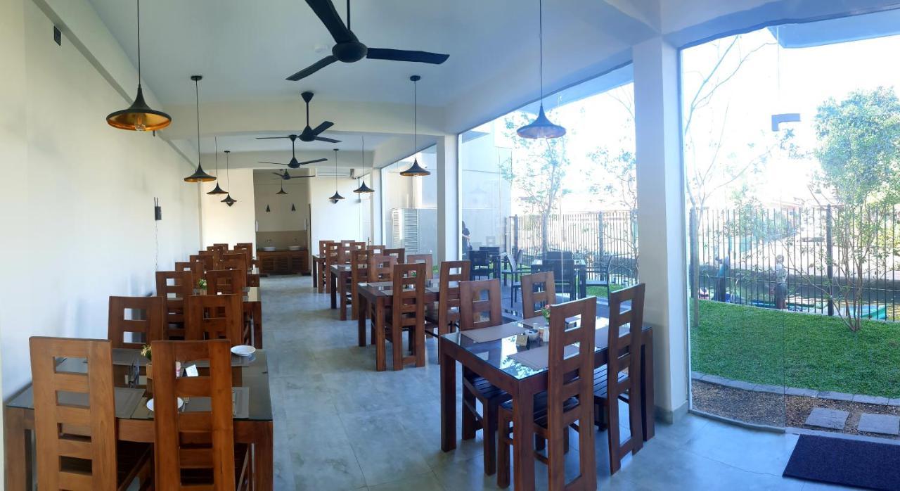 Hive 68 - Hotel And Resorts Negombo Bagian luar foto