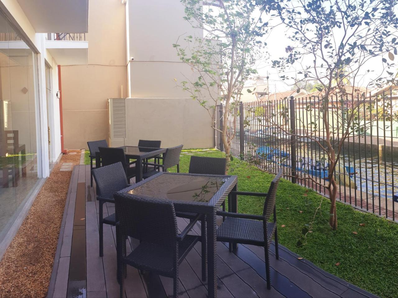 Hive 68 - Hotel And Resorts Negombo Bagian luar foto