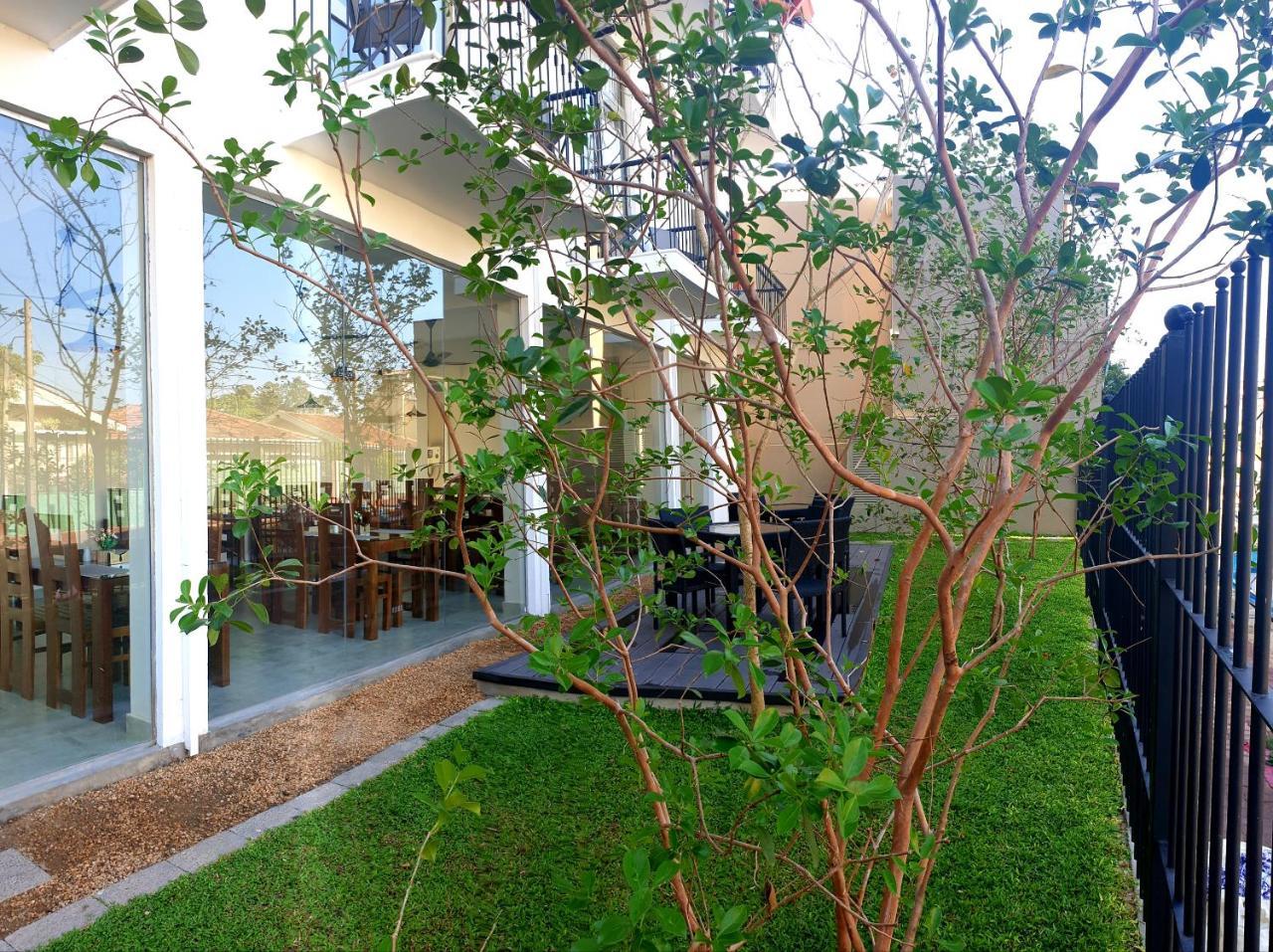 Hive 68 - Hotel And Resorts Negombo Bagian luar foto