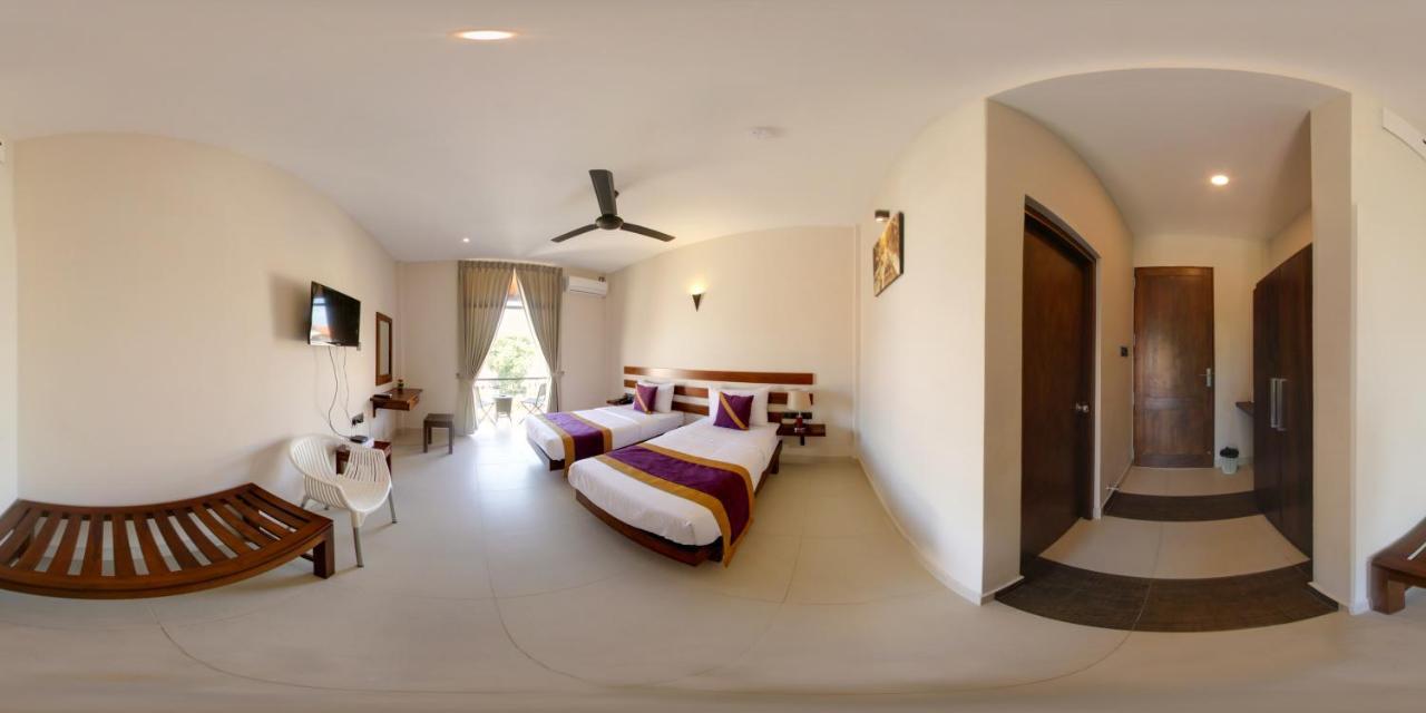 Hive 68 - Hotel And Resorts Negombo Bagian luar foto