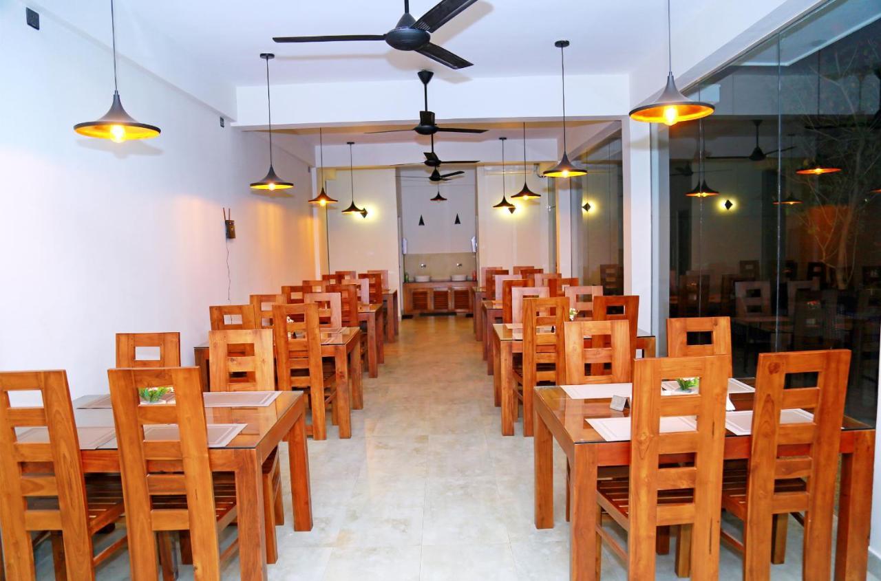 Hive 68 - Hotel And Resorts Negombo Bagian luar foto